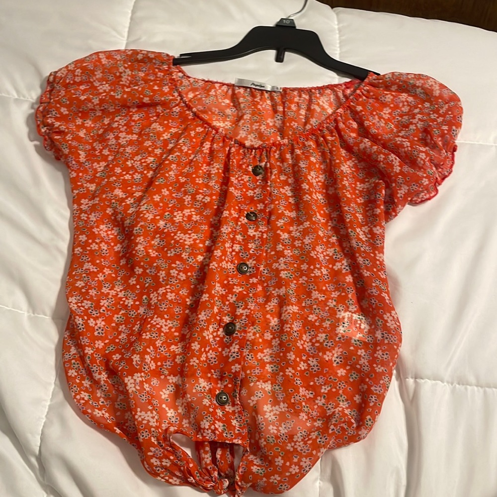 ONLY WORN ONCE, SEE THROUGH FLORAL BLOUSE SIZE SMALL